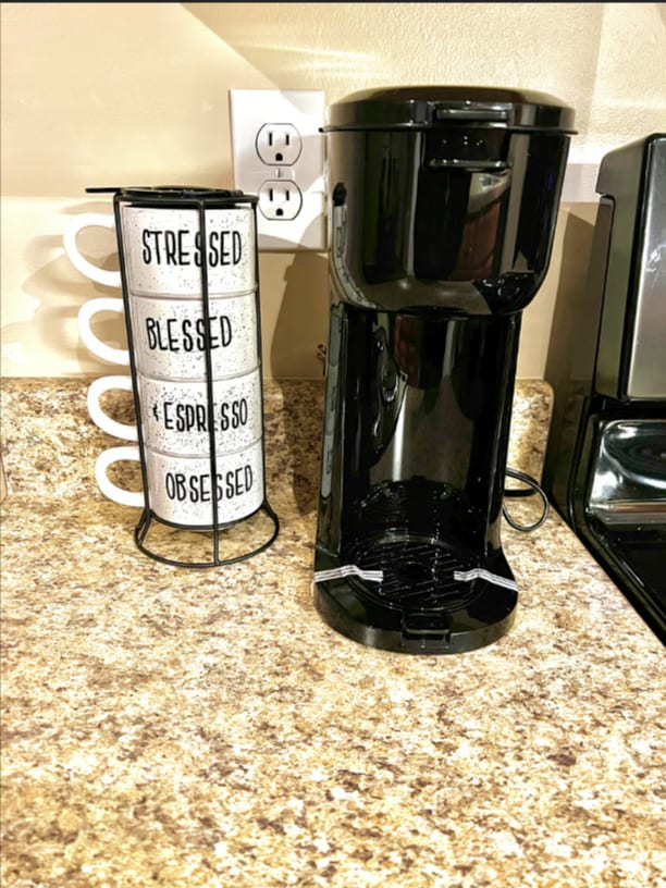 Kitchen - 4311 Frontenac Dr