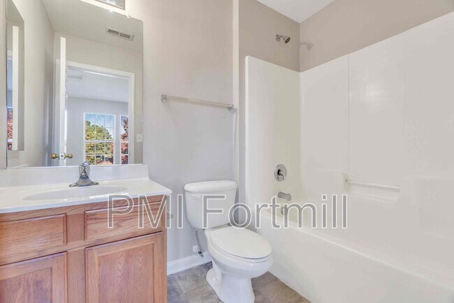 Building Photo - 15744 Kensington Palace Ln