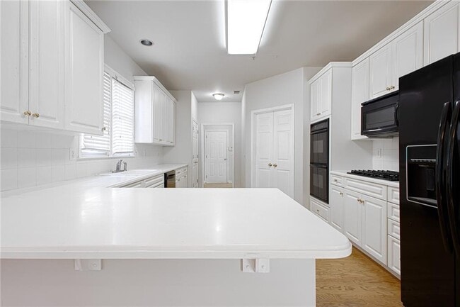 Building Photo - 1346 Parkview Ln NW