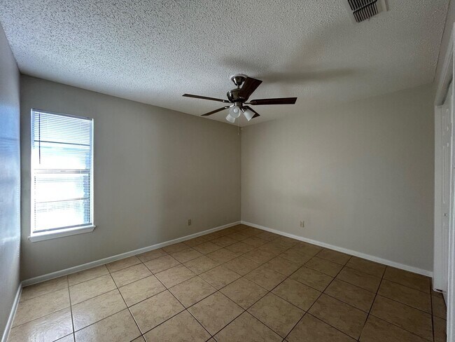 Building Photo - 100 Hillside Rd