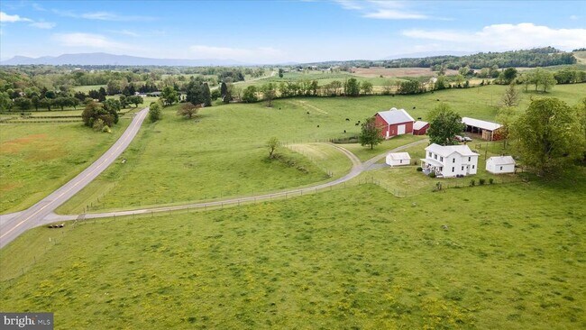 Building Photo - 5452 Middle Rd