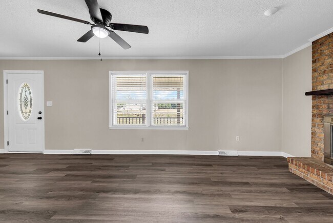 Building Photo - 1354 Rogers Rd