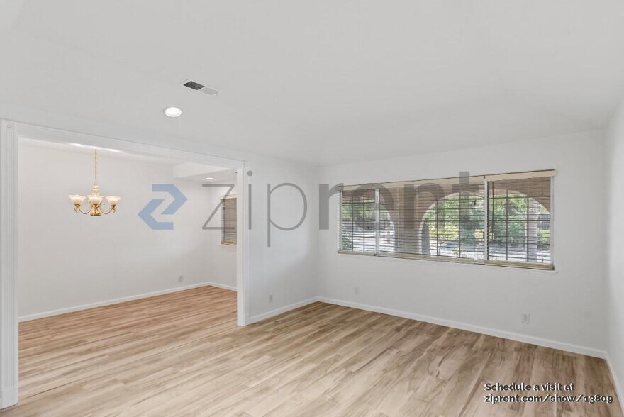 Building Photo - 1400 Arkell Rd