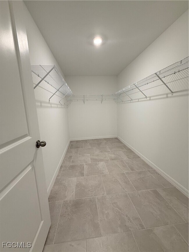 Building Photo - 3850 Treasure Oak Wy