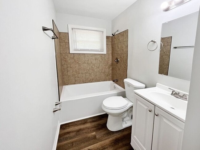 Building Photo - 4332 Welling Ave