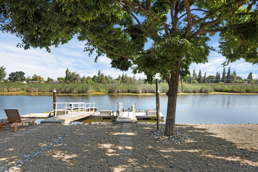 Building Photo - 6687 Brook Falls Cir