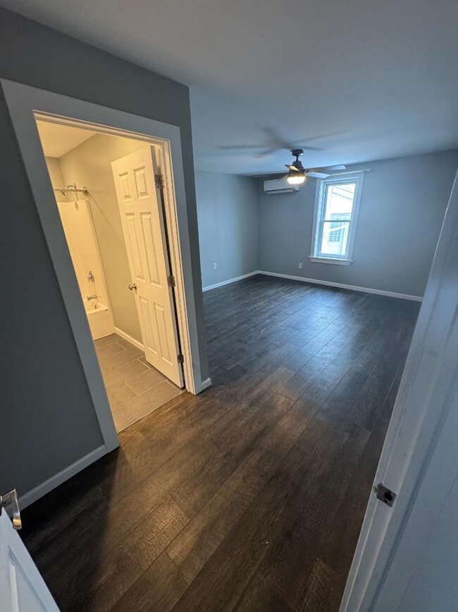 Building Photo - 308 Lockard Ave