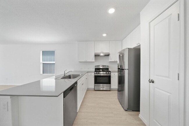 Building Photo - 3 Bedroom/2 Bath Crescent Hills Subdivision