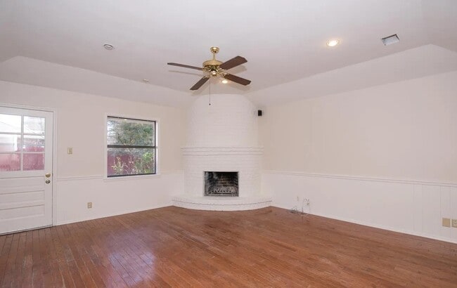 Building Photo - 4800 Gretna Green Ln