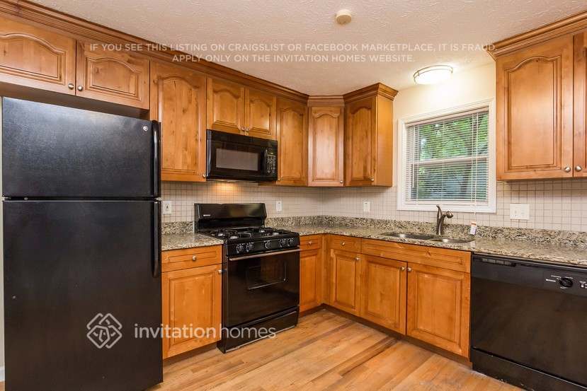 Building Photo - 5345 N Fork Dr SW