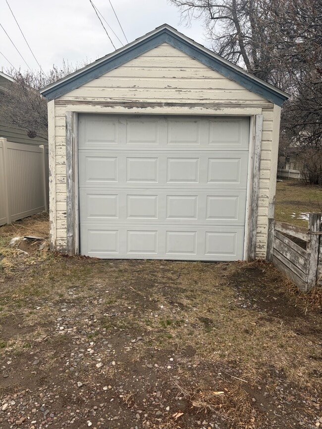 Building Photo - 3004 2nd Ave S