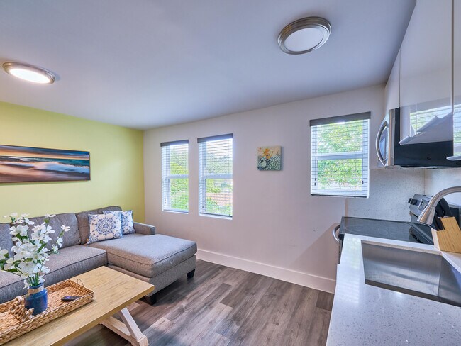 Building Photo - 2020 Washington St