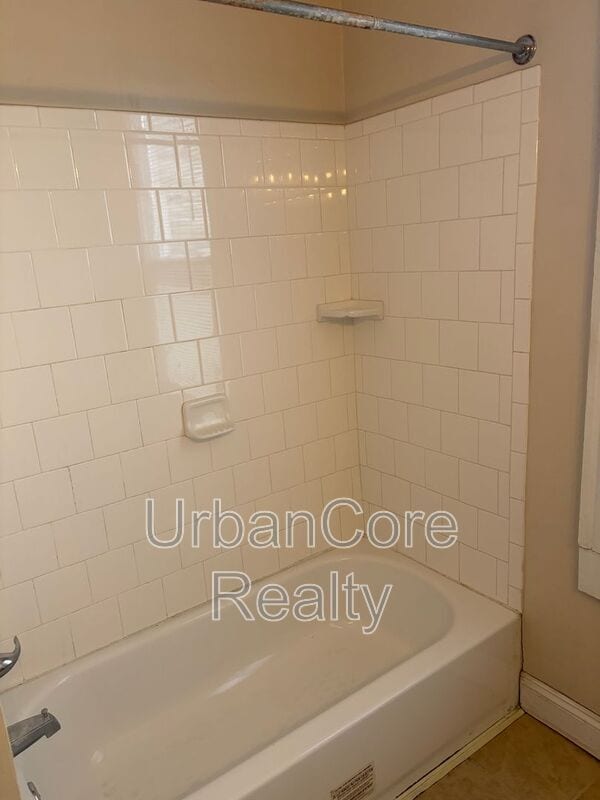 Building Photo - 410 N 32nd St