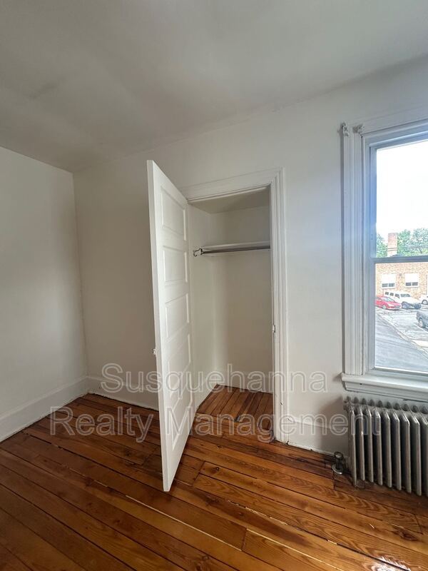 Building Photo - 2803 Canby St