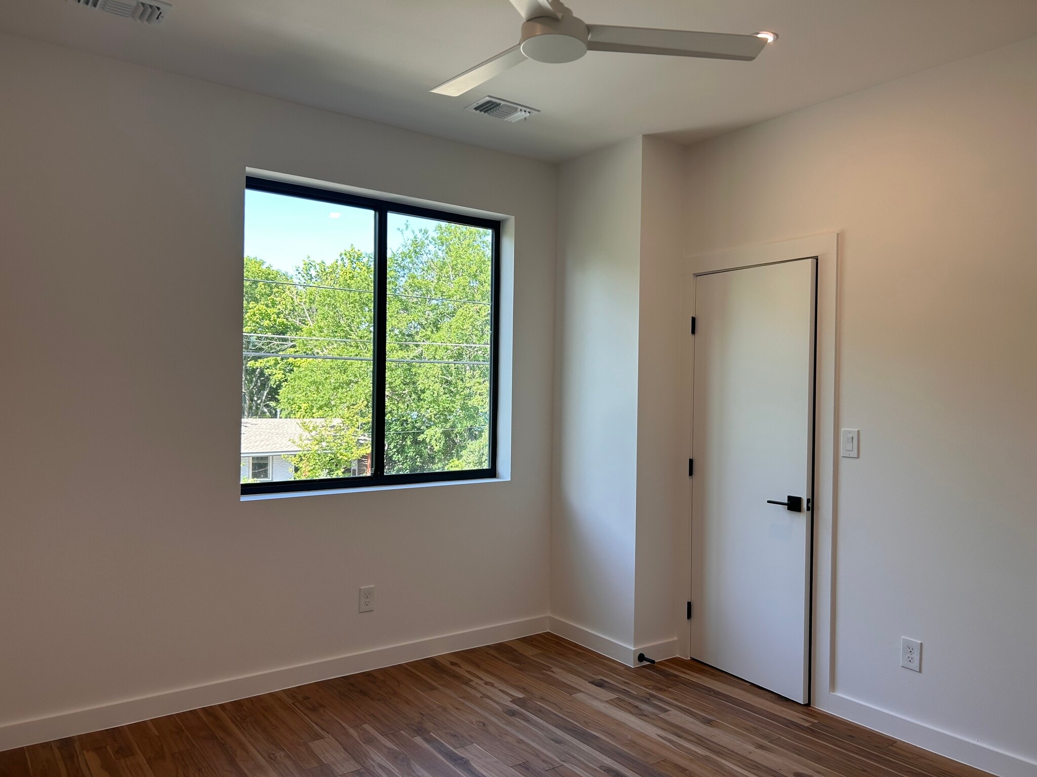 Building Photo - 500 Irma Dr