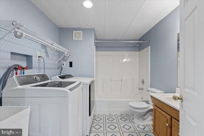 Building Photo - 710 Miriam Ln