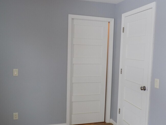 Building Photo - 1214 S Eaton St