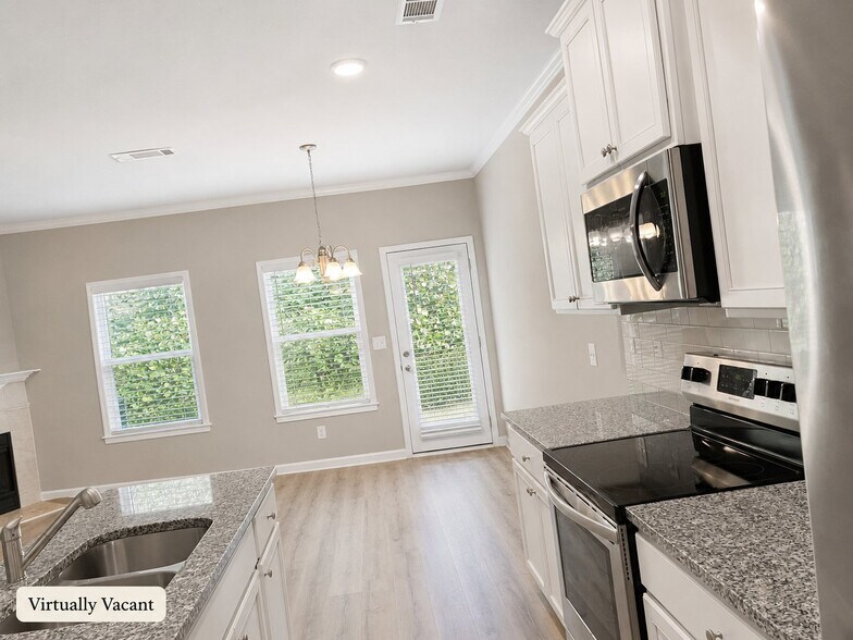 Building Photo - 3693 Acorn Dr