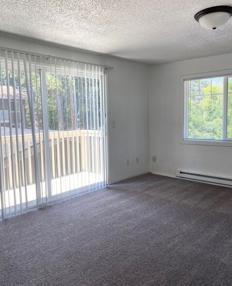 Building Photo - 5704 SW Beaverton Hillsdale Hwy