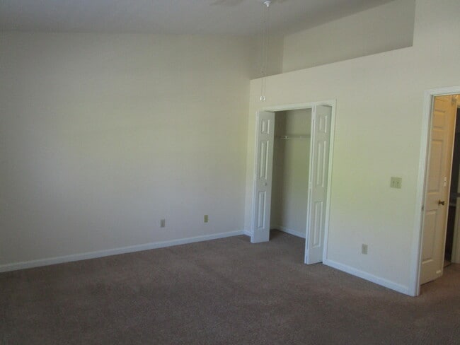 Building Photo - 600 Archdale Dr