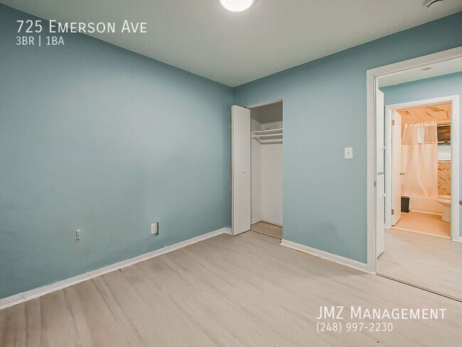 Building Photo - 725 Emerson Ave