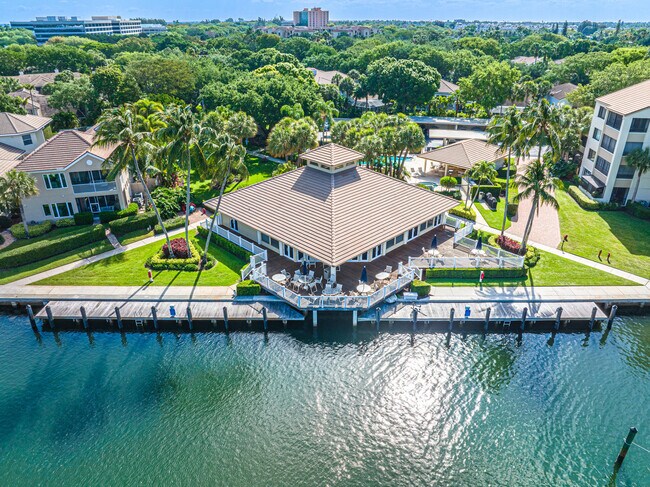 Building Photo - 533 Oak Harbour Dr