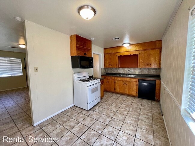 Building Photo - 3 br, 1 bath House - 9315 McLean St