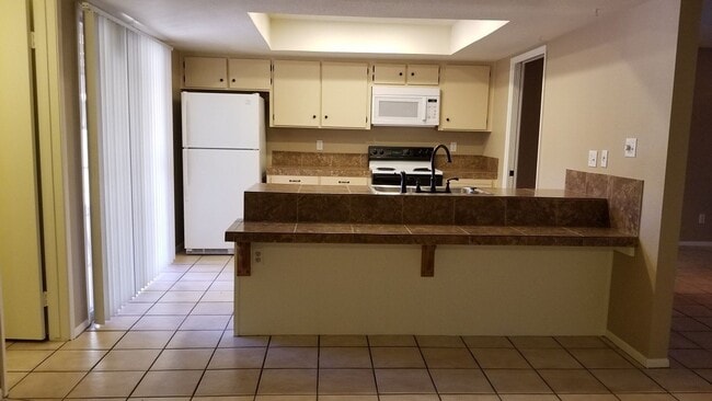 Building Photo - EXCELLENT CORNER LOT HOME IN ADULT COMMUNITY!