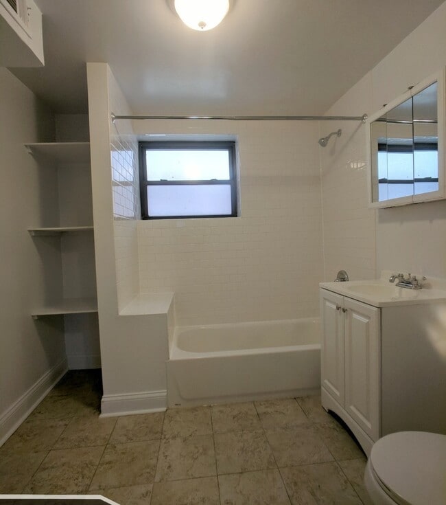 Building Photo - 2526 N Kedzie Blvd