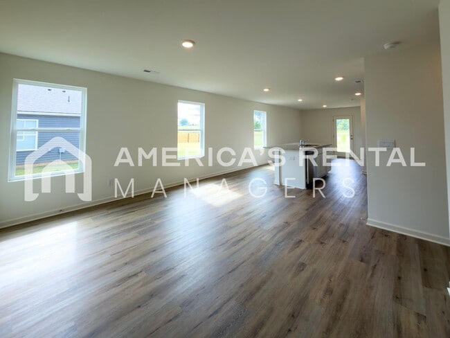Building Photo - Coming Soon! Available to View Now!!