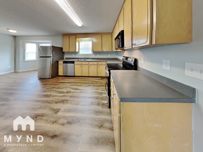 Building Photo - 173 Rose Ct