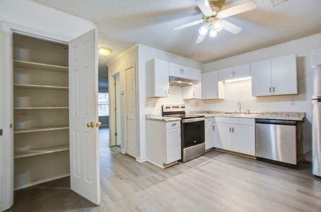 Building Photo - 6280 Lucille Dr