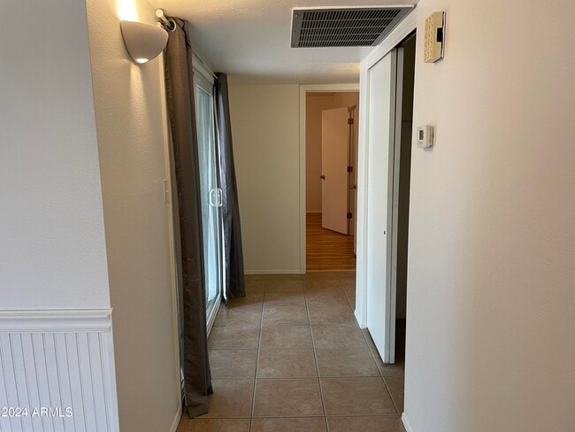 Building Photo - 8473 E Pierce St