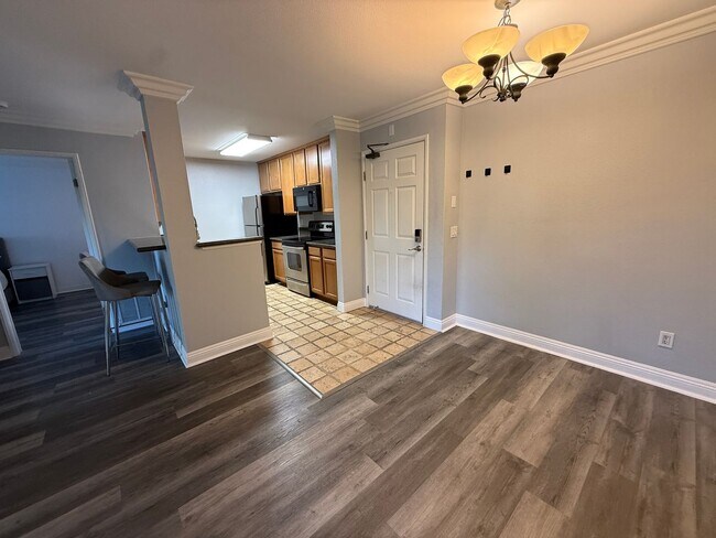 Building Photo - Spacious and Modern 2BR Condo in UTC, San Diego