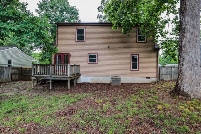 Building Photo - -- Available Now!  Spacious 4 Bed 2 Bath C...