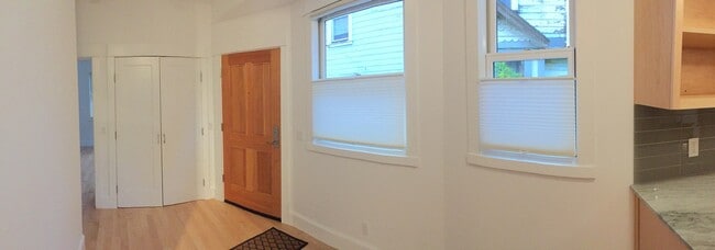 Building Photo - 3918 Webster St