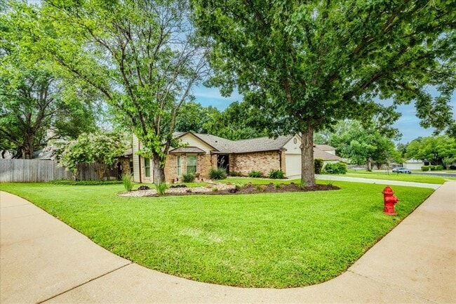 Building Photo - 16517 Spotted Eagle Dr