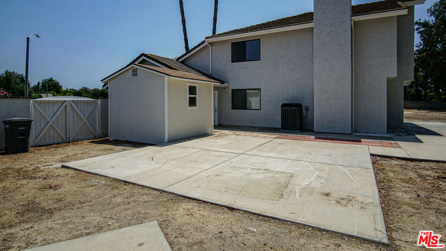 Building Photo - 41285 Bravos Ct