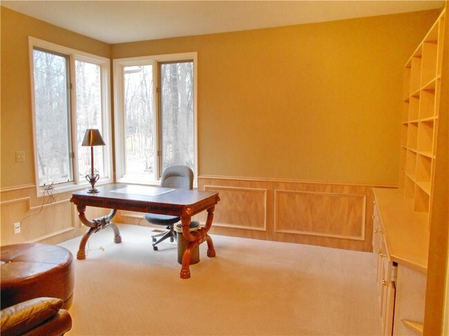 Building Photo - 1530 Scenic Hollow Dr