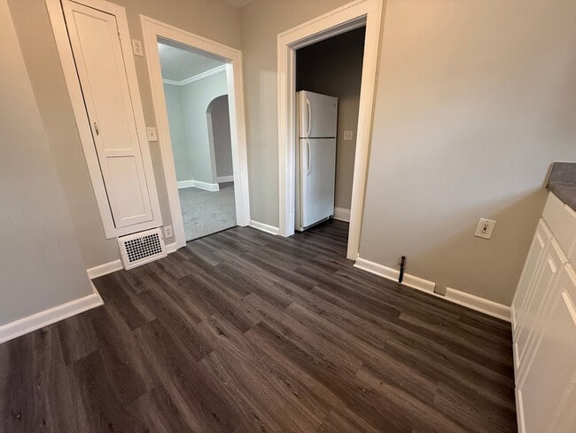 Building Photo - 95 Ellenwood Ave