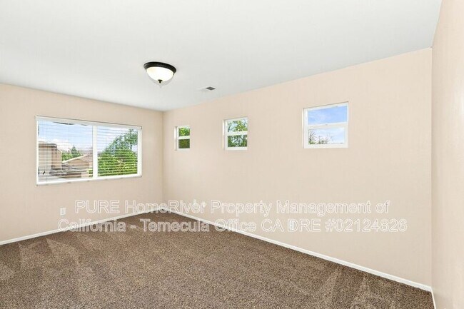 Building Photo - 31281 E Pointe Ct