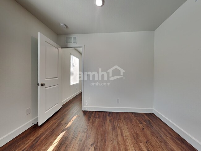 Building Photo - 4812 Blushing Star St