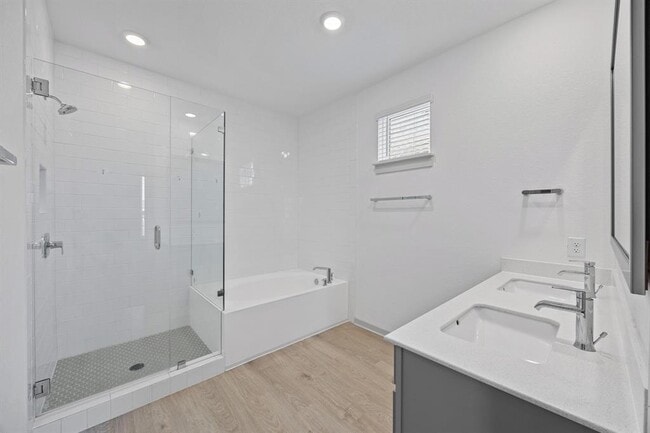 Building Photo - 400 Deerpath St