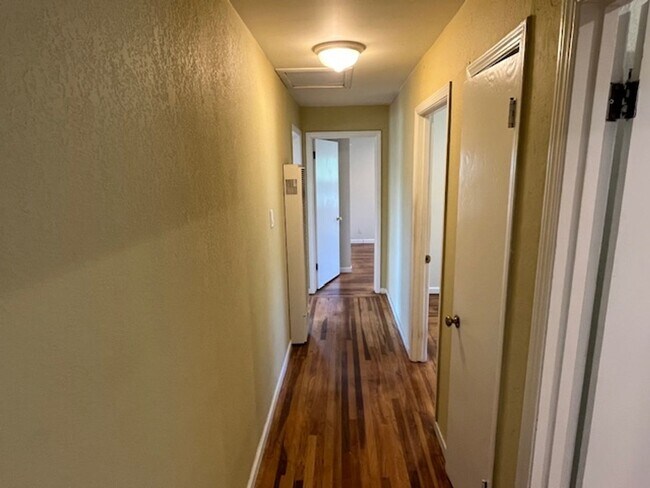 Building Photo - 3 Bedroom San Pablo Home in Tara Hills