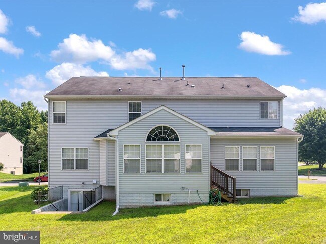 Building Photo - 1213 Heartland Ct