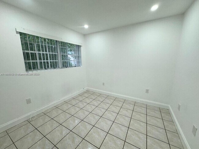 Building Photo - 7510 SW 152nd Ave