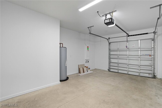 Building Photo - 27883 Radiant Ct