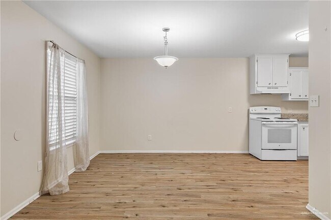Building Photo - 1105 W Stubbs St