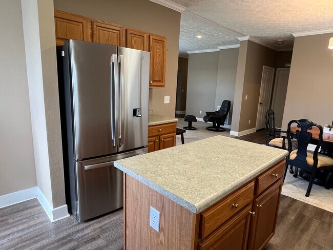 Building Photo - FURNISHED, Horse Farm Dream House