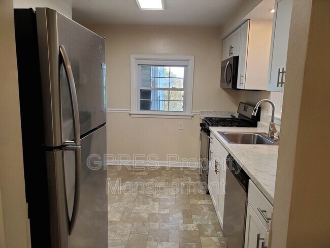 Building Photo - Great single family home in Verona